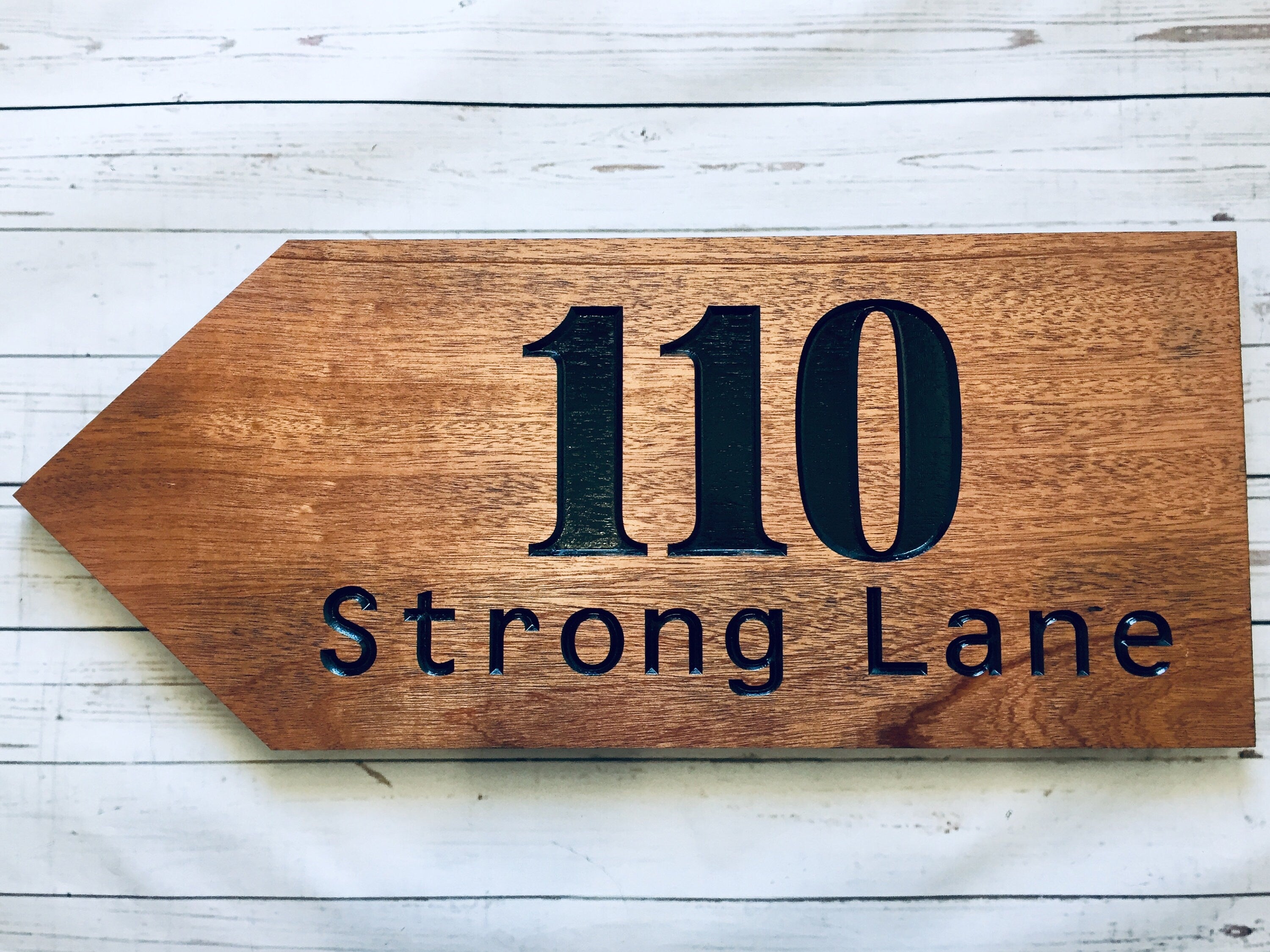 Personalized outdoor directional sign